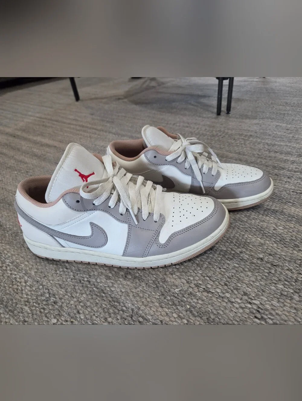 Jordan MENS Sneakers in White, Light Gray & Red Jumpman